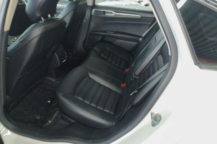 Used Ford Mondeo 2020 EcoBoost 180 Stylish Model Left Rear Seat