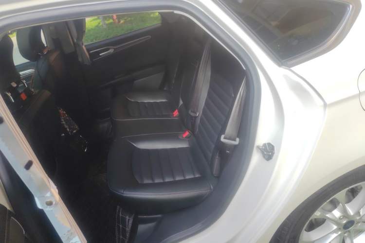 Used Ford Mondeo 2020 EcoBoost 180 Stylish Model Left Rear Seat