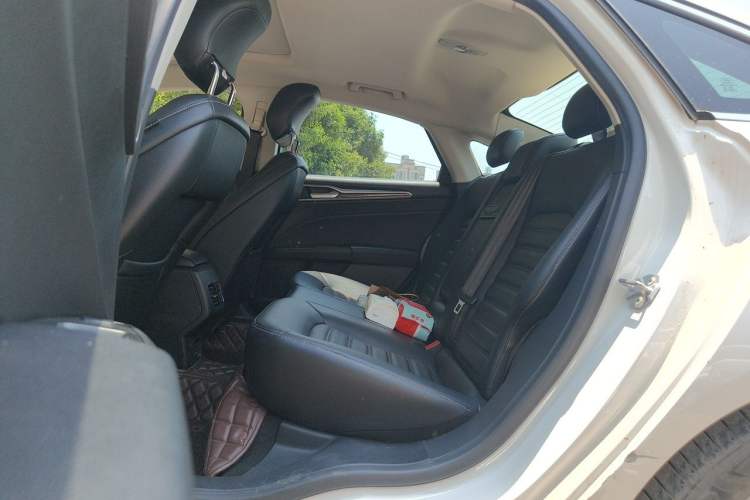 Used Ford Mondeo 2020 EcoBoost 180 Stylish Model Left Rear Seat