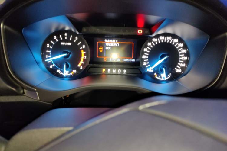 Used Ford Mondeo 2020 EcoBoost 180 Luxury Model Odometer Close Up