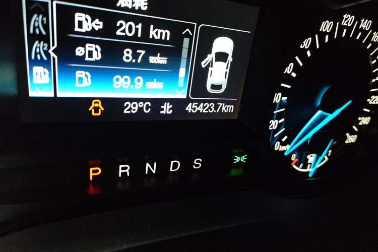 Used Ford Mondeo 2020 EcoBoost 180 Stylish Model Odometer Close Up