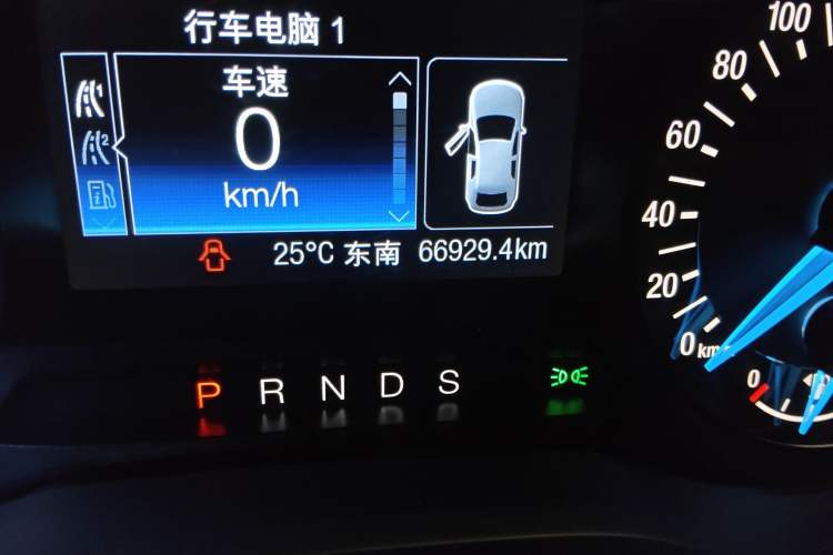 Used Ford Mondeo 2020 EcoBoost 180 Stylish Model Odometer Close Up