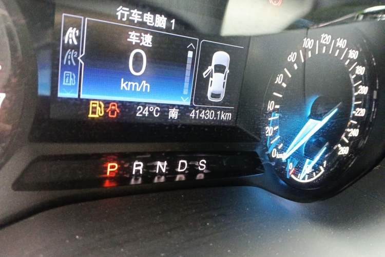 Used Ford Mondeo 2020 EcoBoost 180 Stylish Model Odometer Close Up