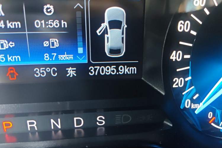 Used Ford Mondeo 2020 EcoBoost 180 Stylish Model Odometer Close Up