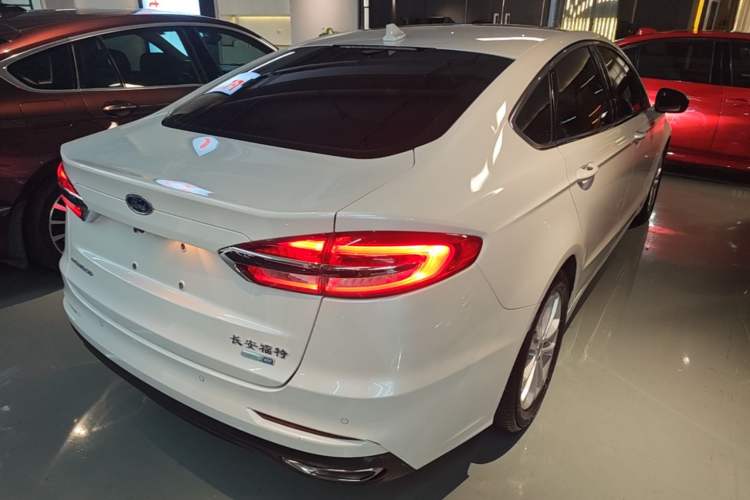 Used Ford Mondeo 2020 EcoBoost 200 Stylish Model Rear Right 45 Deg