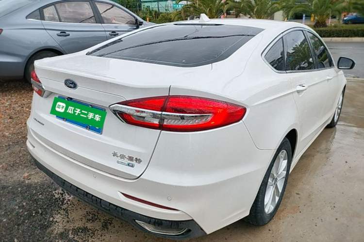 Used Ford Mondeo 2020 EcoBoost 180 Stylish Model Rear Right 45 Deg