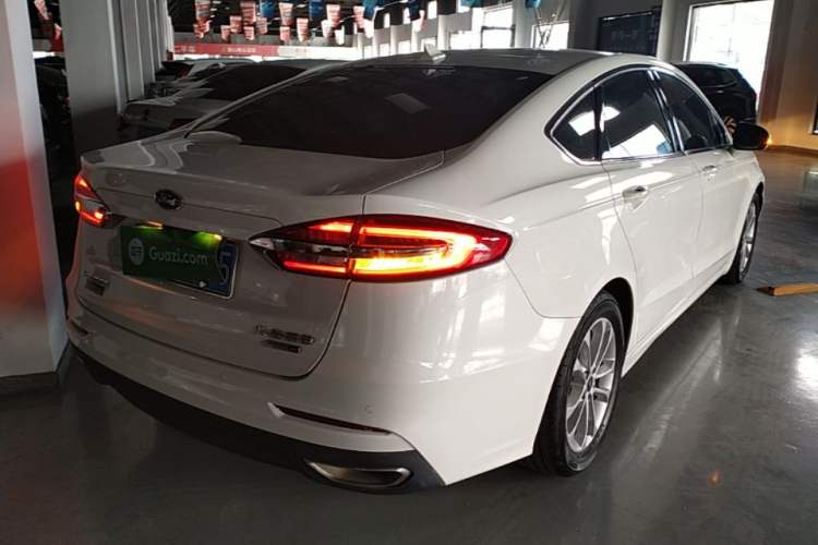 Used Ford Mondeo 2020 EcoBoost 180 Stylish Model Rear Right 45 Deg
