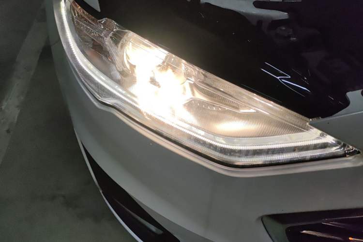 Used Ford Mondeo 2020 EcoBoost 200 Stylish Model Right Front Headlight
