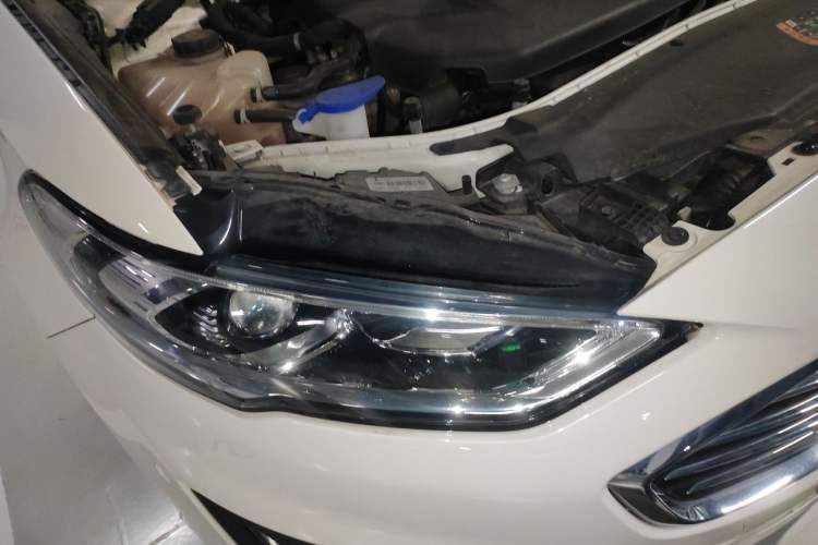 Used Ford Mondeo 2020 EcoBoost 200 Luxury Model Right Front Headlight