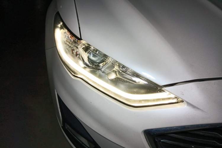 Used Ford Mondeo 2020 EcoBoost 180 Stylish Model Right Front Headlight