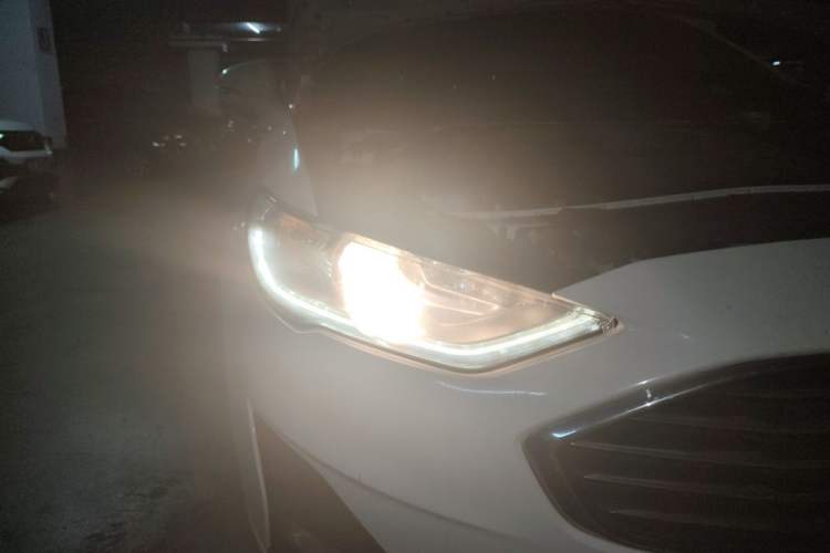 Used Ford Mondeo 2020 EcoBoost 200 Stylish Model Right Front Headlight