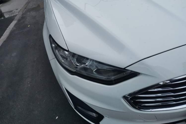 Used Ford Mondeo 2020 EcoBoost 180 Stylish Model Right Front Headlight