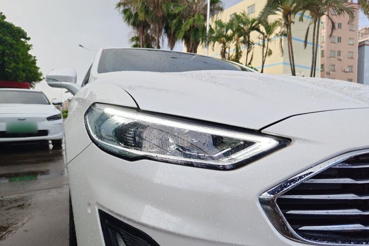 Used Ford Mondeo 2020 EcoBoost 200 Luxury Model Right Front Headlight