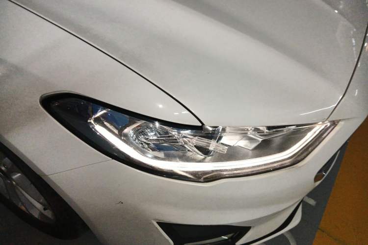 Used Ford Mondeo 2020 EcoBoost 180 Stylish Model Right Front Headlight