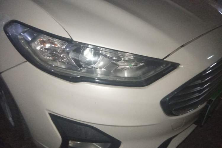 Used Ford Mondeo 2020 EcoBoost 180 Stylish Model Right Front Headlight