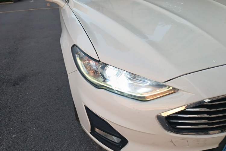 Used Ford Mondeo 2020 EcoBoost 180 Stylish Model Right Front Headlight