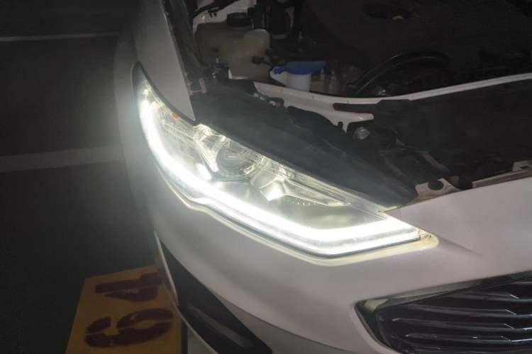 Used Ford Mondeo 2020 EcoBoost 180 Stylish Model Right Front Headlight