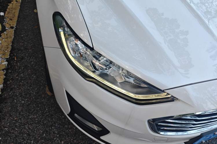 Used Ford Mondeo 2020 EcoBoost 180 Stylish Model Right Front Headlight