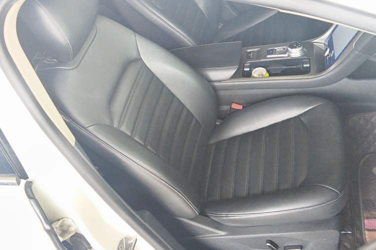Used Ford Mondeo 2020 EcoBoost 180 Stylish Model Right Front Seat