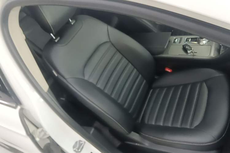 Used Ford Mondeo 2020 EcoBoost 180 Stylish Model Right Front Seat