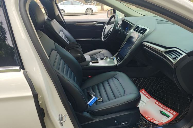 Used Ford Mondeo 2020 EcoBoost 180 Stylish Model Right Front Seat