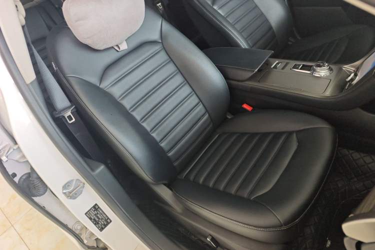 Used Ford Mondeo 2020 EcoBoost 180 Stylish Model Right Front Seat