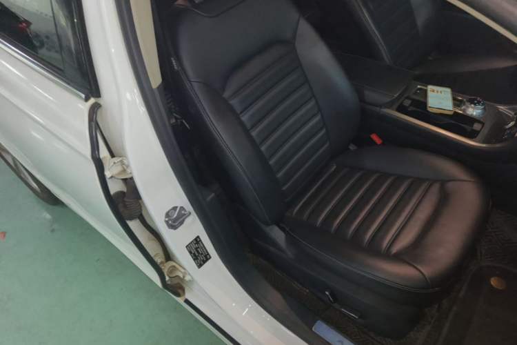 Used Ford Mondeo 2020 EcoBoost 180 Stylish Model Right Front Seat