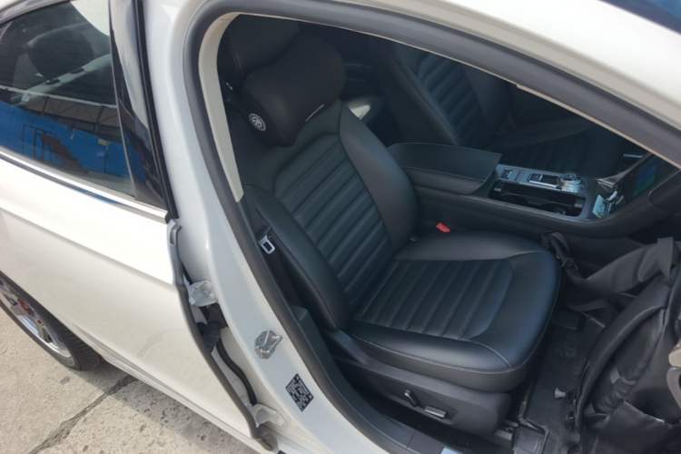 Used Ford Mondeo 2020 EcoBoost 180 Stylish Model Right Front Seat