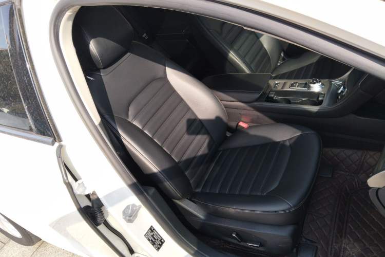 Used Ford Mondeo 2020 EcoBoost 180 Stylish Model Right Front Seat