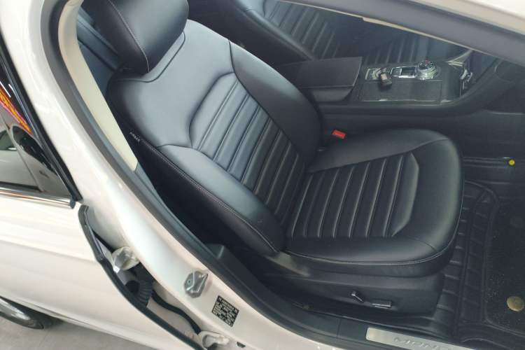 Used Ford Mondeo 2020 EcoBoost 180 Stylish Model Right Front Seat