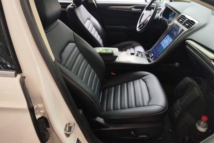 Used Ford Mondeo 2020 EcoBoost 180 Stylish Model Right Front Seat