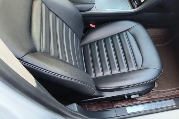Used Ford Mondeo 2020 EcoBoost 180 Stylish Model Right Front Seat