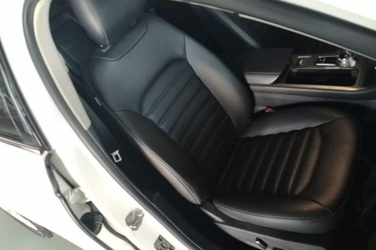 Used Ford Mondeo 2020 EcoBoost 180 Stylish Model Right Front Seat
