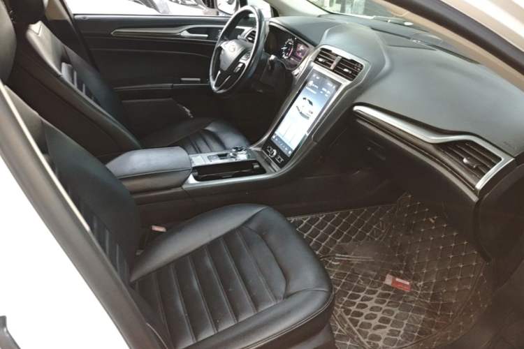 Used Ford Mondeo 2020 EcoBoost 180 Stylish Model Right Front Seat