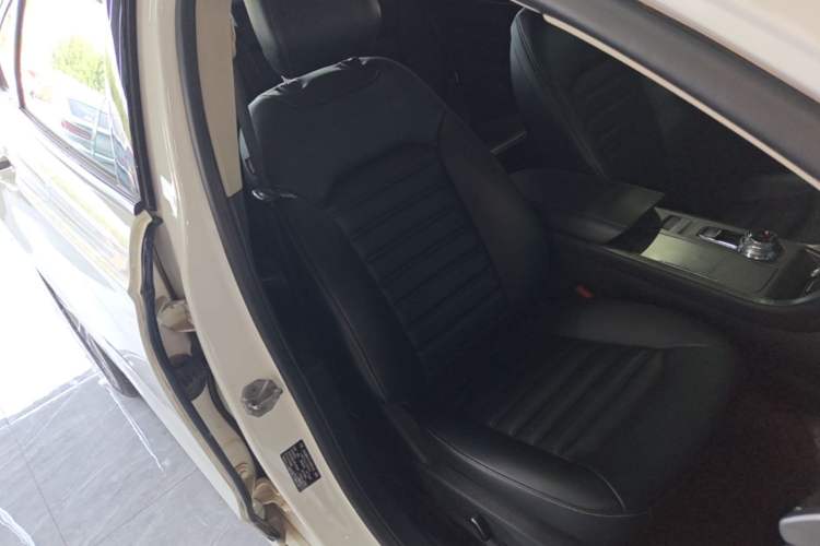 Used Ford Mondeo 2020 EcoBoost 180 Stylish Model Right Front Seat