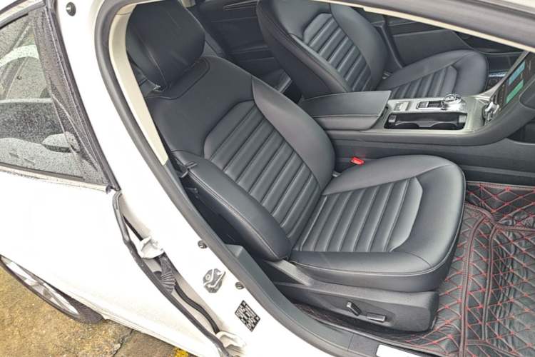 Used Ford Mondeo 2020 EcoBoost 180 Stylish Model Right Front Seat