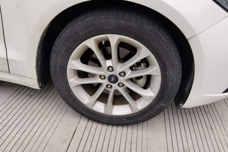 Used Ford Mondeo 2020 EcoBoost 180 Stylish Model Right Front Wheel Hub