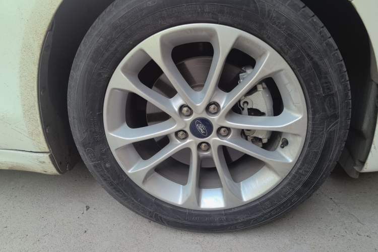 Used Ford Mondeo 2020 EcoBoost 180 Stylish Model Right Front Wheel Hub