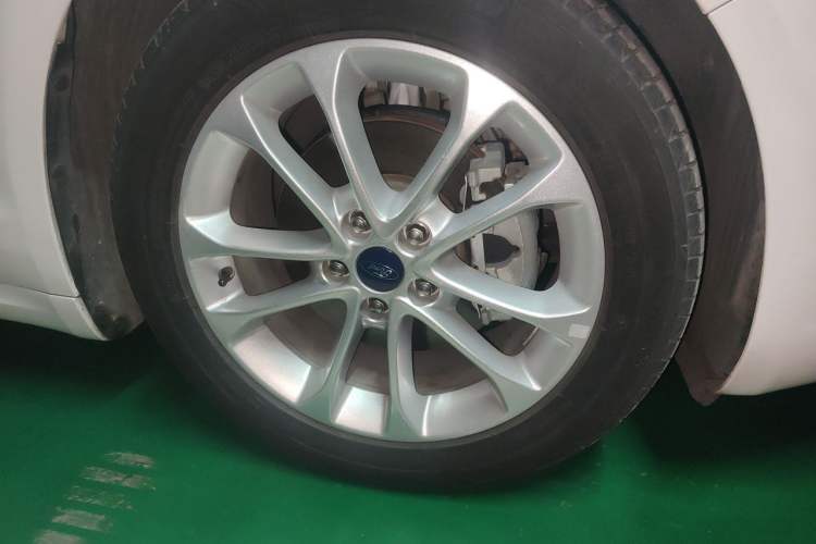 Used Ford Mondeo 2020 EcoBoost 180 Stylish Model Right Front Wheel Hub