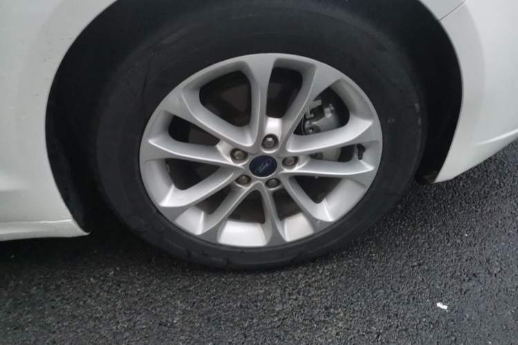 Used Ford Mondeo 2020 EcoBoost 180 Stylish Model Right Front Wheel Hub