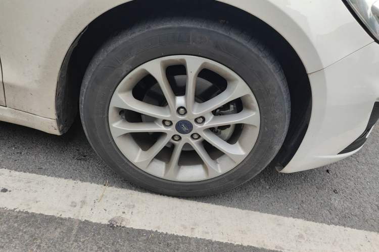 Used Ford Mondeo 2020 EcoBoost 180 Stylish Model Right Front Wheel Hub