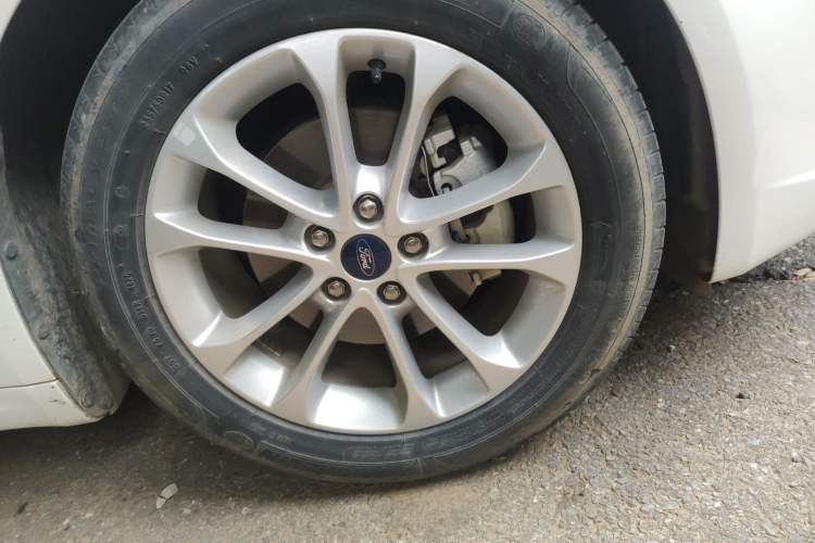 Used Ford Mondeo 2020 EcoBoost 180 Stylish Model Right Front Wheel Hub