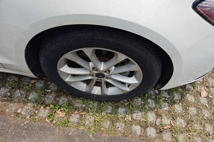 Used Ford Mondeo 2020 EcoBoost 180 Stylish Model Right Front Wheel Hub