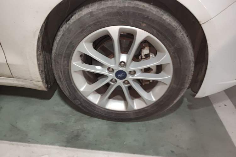Used Ford Mondeo 2020 EcoBoost 180 Stylish Model Right Front Wheel Hub