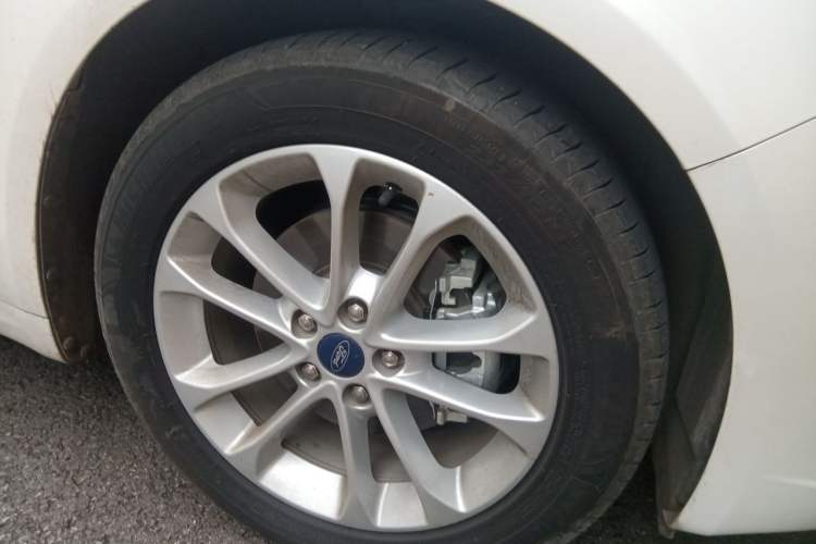 Used Ford Mondeo 2020 EcoBoost 180 Stylish Model Right Front Wheel Hub
