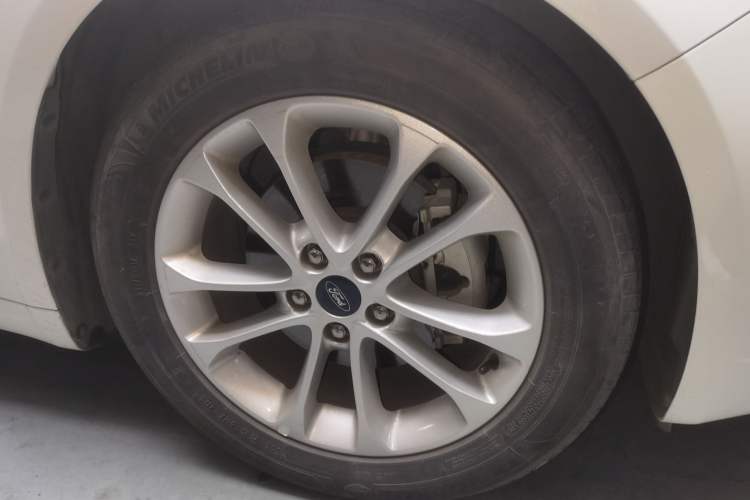 Used Ford Mondeo 2020 EcoBoost 180 Stylish Model Right Front Wheel Hub
