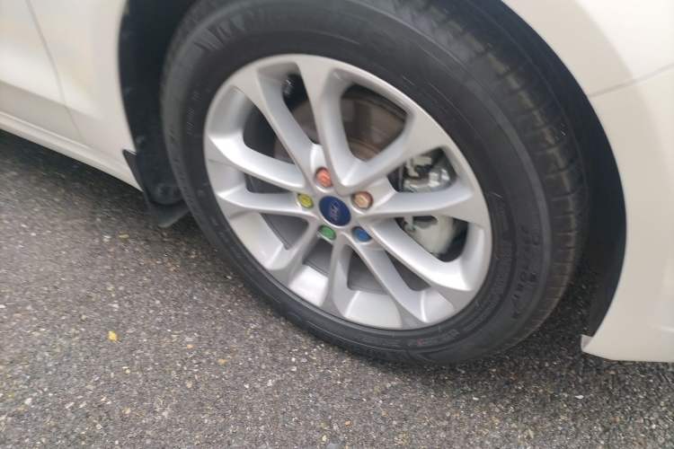 Used Ford Mondeo 2020 EcoBoost 180 Stylish Model Right Front Wheel Hub