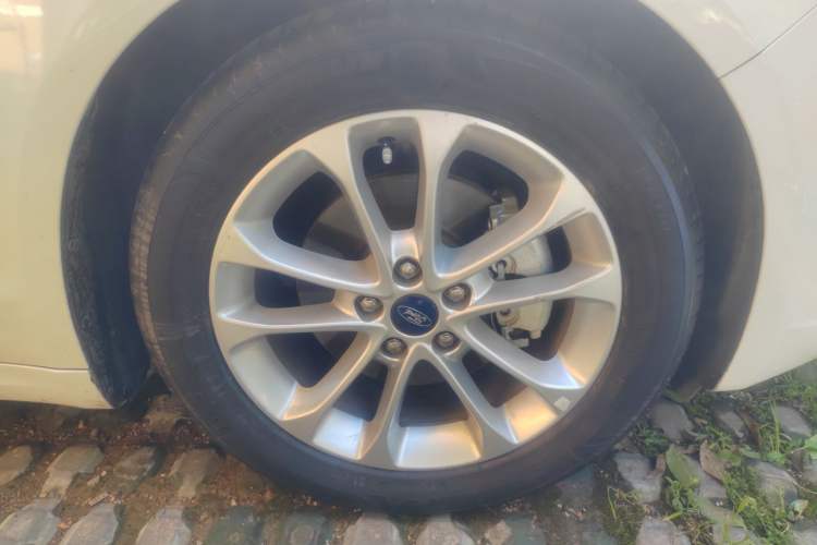Used Ford Mondeo 2020 EcoBoost 180 Stylish Model Right Front Wheel Hub