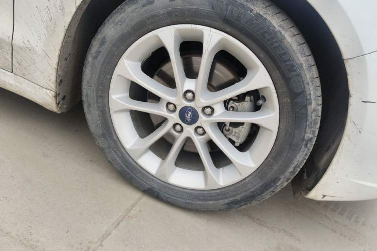 Used Ford Mondeo 2020 EcoBoost 180 Stylish Model Right Front Wheel Hub