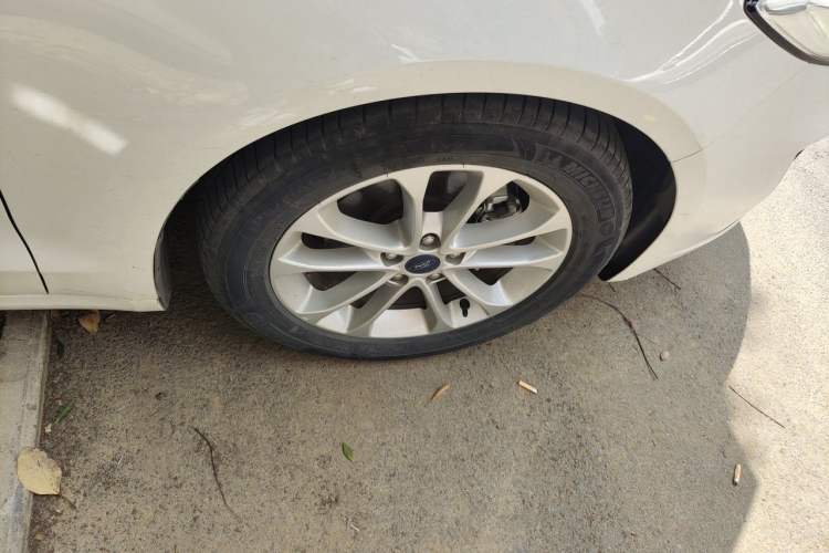 Used Ford Mondeo 2020 EcoBoost 180 Luxury Model Right Front Wheel Hub